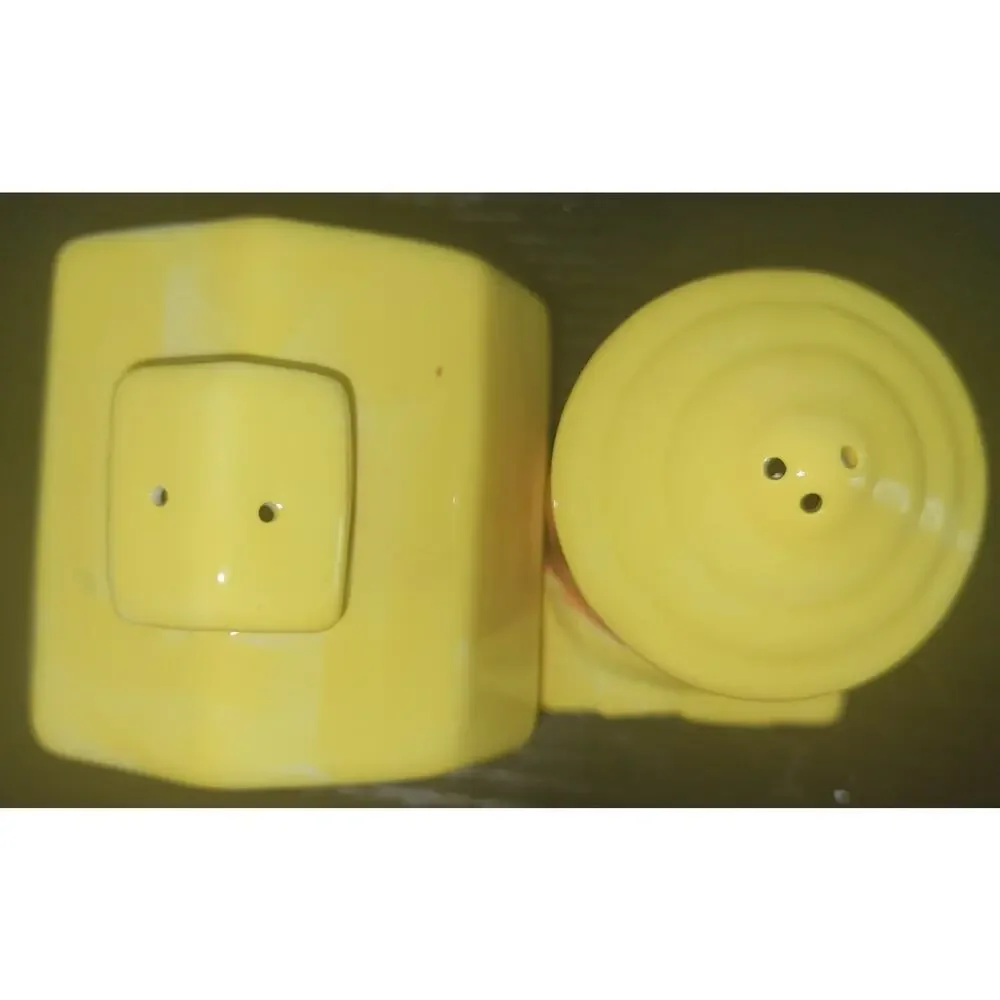 Vtg Ceramic John Deere Salt Pepper Shakers Barn Silo Red Yellow 2002 Orig. Box
